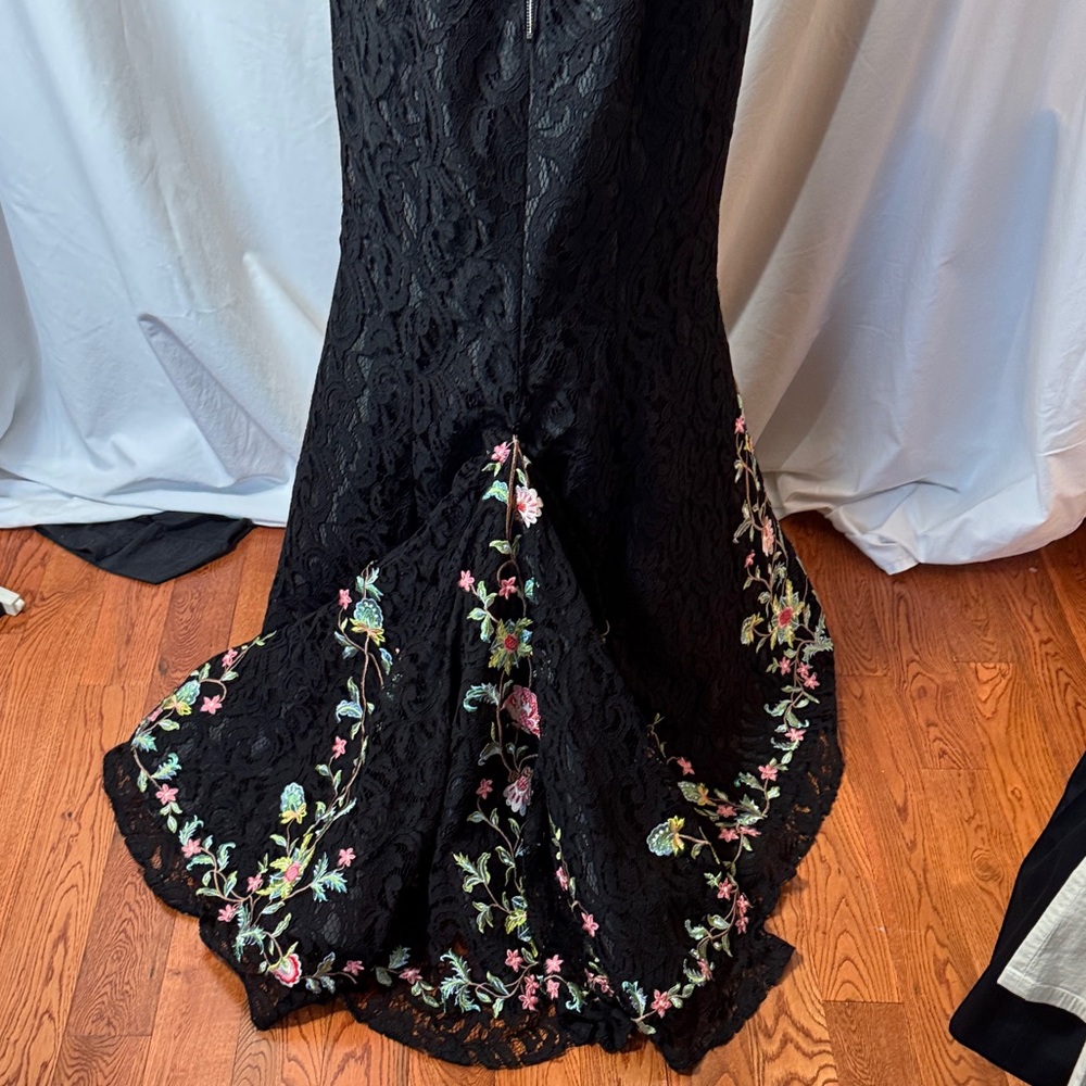 Sherri Hill Black Lace Maxi Skirt with Floral Embroidery - Picture 4 of 7